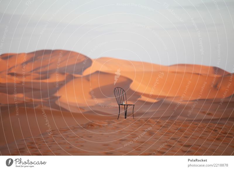 #A# place to rest Umwelt Natur Landschaft ästhetisch Stuhl ruhig abgelegen Wüste Düne Idylle Surrealismus Farbfoto Gedeckte Farben Außenaufnahme Detailaufnahme