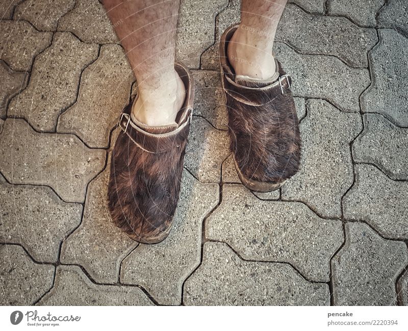 jenseits des mainstreams | allgäu reloaded maskulin Beine Fuß Bekleidung Schutzbekleidung Fell Schuhe authentisch natürlich nerdig retro clogs Allgäu urig