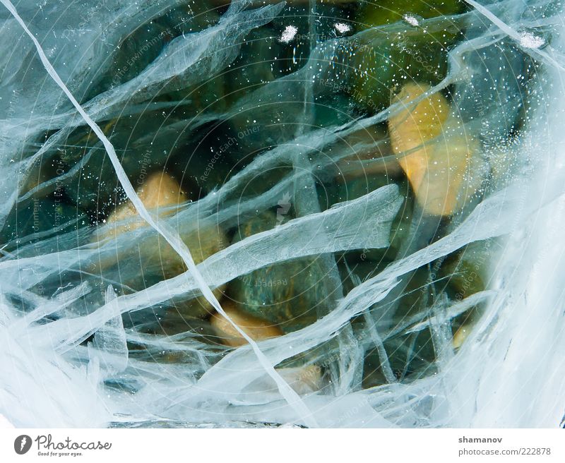Reines Eis des Baikalsees Winter Frost Stein Kristalle rein Buryatiya Abstraktion Hintergrundbild Riss Steine Farbfoto abstrakt Menschenleer Tag