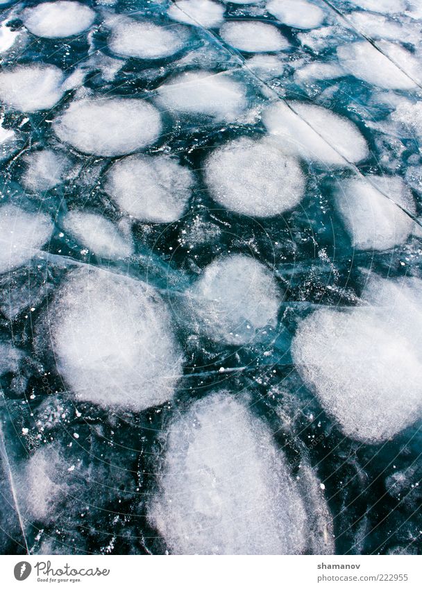 Reines Eis des Baikalsees Expedition Winter Umwelt Natur Landschaft Frost See dunkel blau Buryatiya Sibirien Abstraktion Hintergrundbild Blues kalt Ökologie