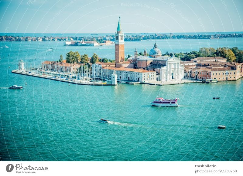 Blick auf Venedig Ferien & Urlaub & Reisen Tourismus Ausflug Abenteuer Ferne Freiheit Sightseeing Städtereise Kreuzfahrt Meer Insel Wellen Landschaft Wasser