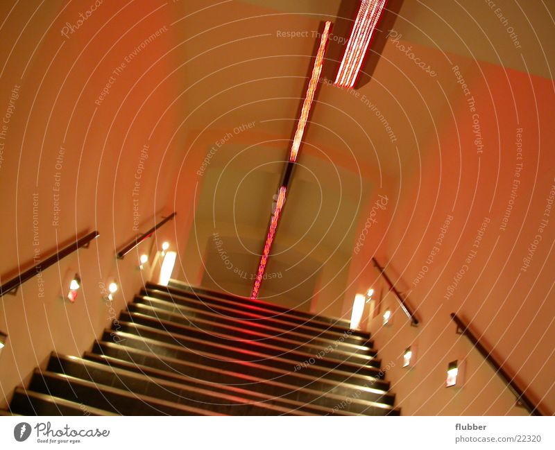 welcome to the plastic rot aufsteigen Gebäude Architektur Treppe leuchten Gang