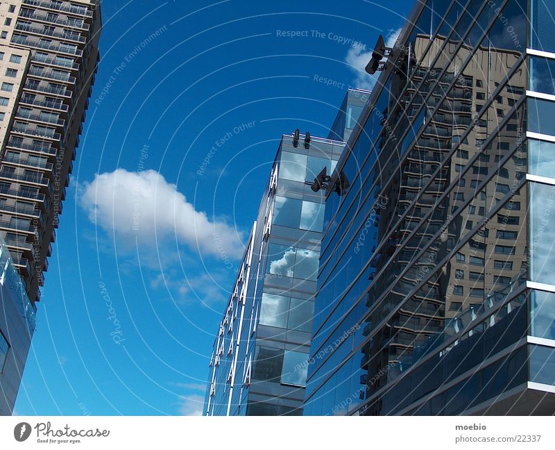 Espejismo Wolken Spiegel Gebäude Asymmetrie Architektur Glas