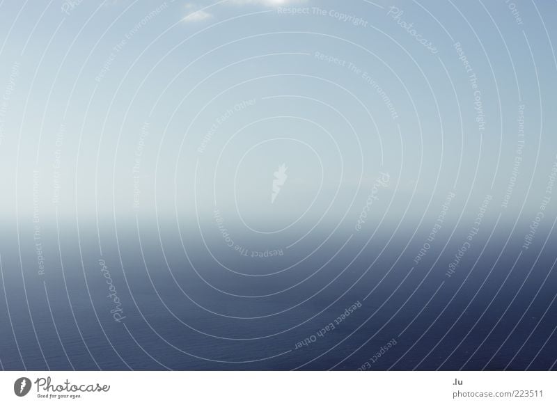 = Wasser Himmel Horizont Gelassenheit ruhig unklar Meer Insel Nebel blau Strukturen & Formen Unendlichkeit Farbfoto Außenaufnahme Menschenleer
