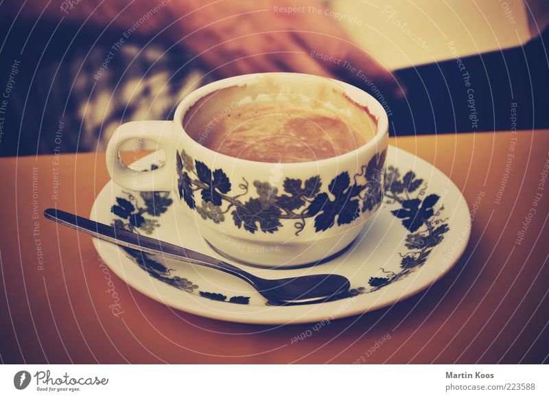Käffchen Heißgetränk Kaffee Geschirr Tasse Häusliches Leben Kitsch Stimmung Zufriedenheit ruhig Duft Erholung Farbe Freizeit & Hobby genießen Muster Löffel