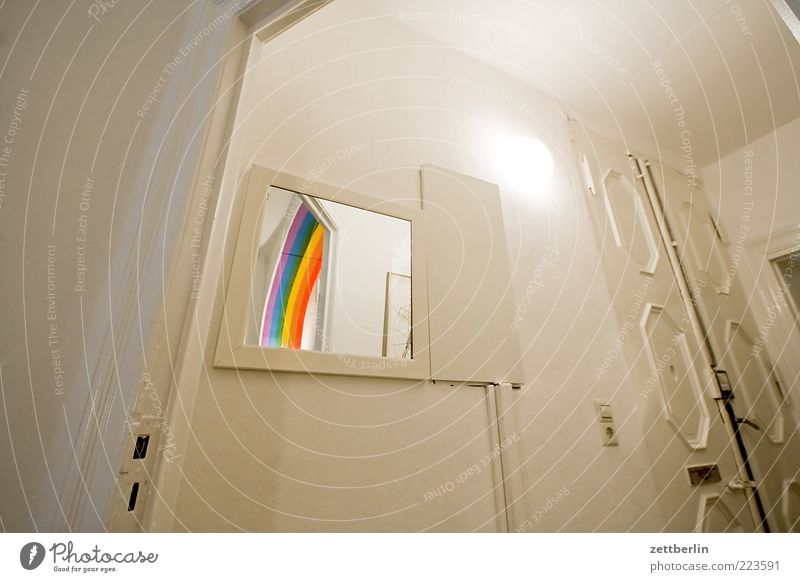 Regenbogen im Spiegel Häusliches Leben Wohnung Innenarchitektur Dekoration & Verzierung Raum Bauwerk Gebäude Architektur Mauer Wand Tür Türspion Eingang Flur