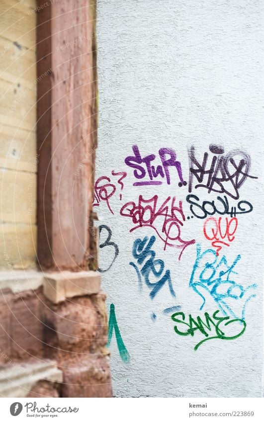 STuR usw. Kunst Kultur Jugendkultur Subkultur Graffiti Wandmalereien Schriftzeichen Haus Bauwerk Gebäude Mauer Fassade mehrfarbig Sachbeschädigung Vandalismus