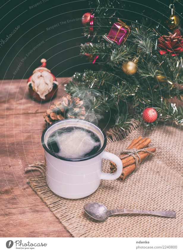 heißer schwarzer Kaffee mit Dampf Kaffeetrinken Getränk Tasse Löffel Tisch Weihnachten & Advent Silvester u. Neujahr dunkel frisch oben braun weiß Energie Farbe