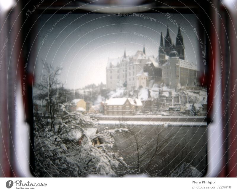 lichtschacht again Tourismus Fotokamera Umwelt Wasser Winter Klima Wetter Schnee Baum Sträucher Meissen Kleinstadt Altstadt Haus Dom Burg oder Schloss