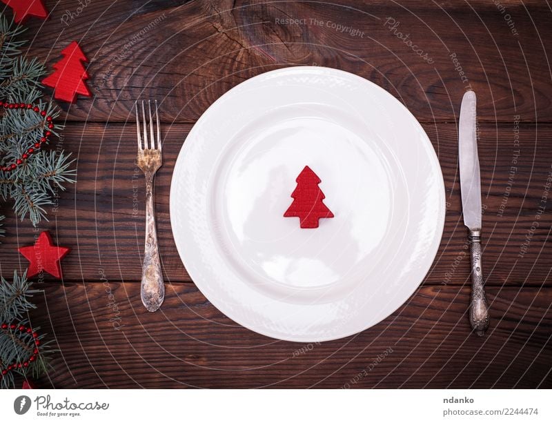 leere weiße Platte und Eisen Vintage Besteck Mittagessen Abendessen Teller Messer Gabel Dekoration & Verzierung Tisch Küche Restaurant Feste & Feiern