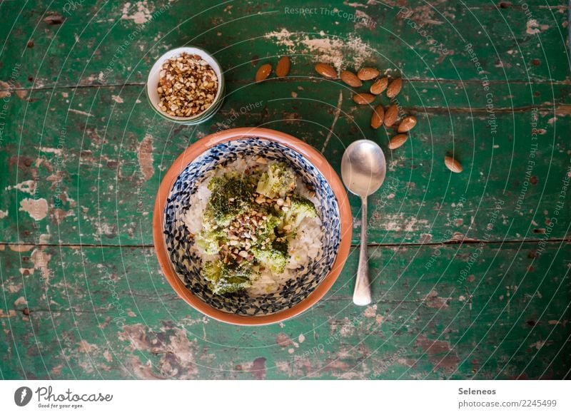 Mittagspause Lebensmittel Gemüse Reis Mandel Brokkoli Ernährung Essen Mittagessen Bioprodukte Vegetarische Ernährung Diät Fasten Schalen & Schüsseln Löffel