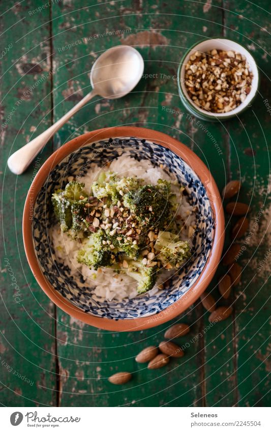 Brokkolireis Lebensmittel Gemüse Mandel Reis Ernährung Essen Mittagessen Abendessen Bioprodukte Vegetarische Ernährung Diät Fasten Vegane Ernährung