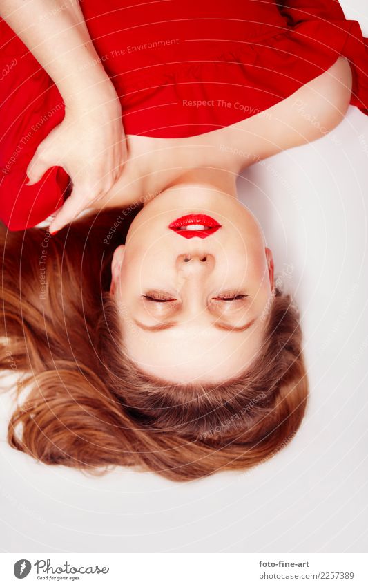 Red Lips Red Dress - Fashion Photography Studio Lifestyle kaufen Reichtum elegant Stil Design exotisch Glück schön Körperpflege Haare & Frisuren Haut Gesicht
