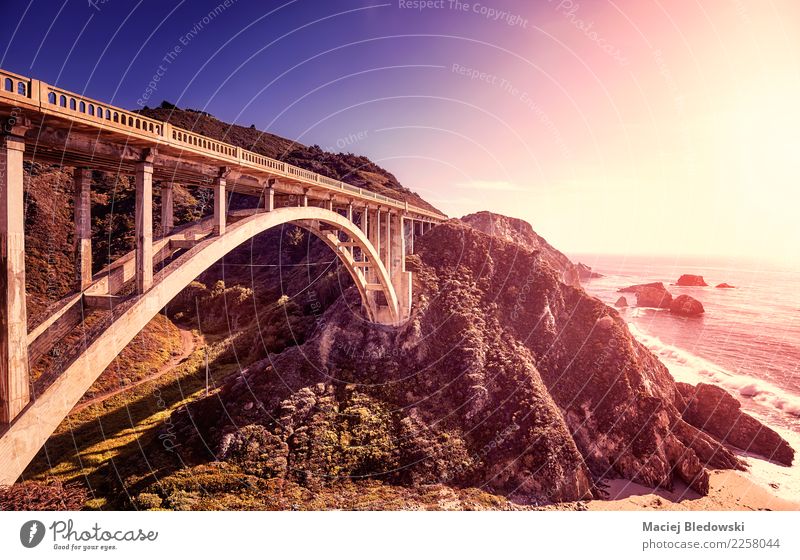 Bixby Creek Bridge bei Sonnenuntergang, Kalifornien, USA. Ferien & Urlaub & Reisen Ausflug Sommer Sommerurlaub Strand Meer Berge u. Gebirge Landschaft Klima