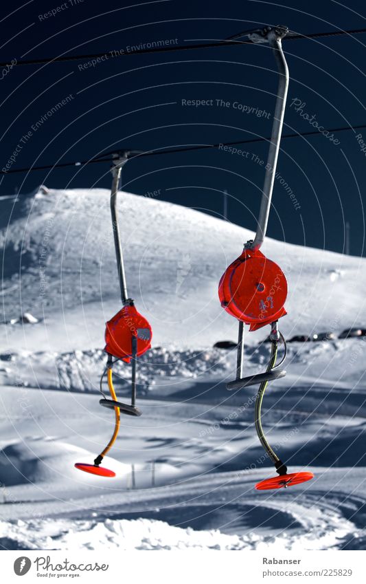 Skitag Ferien & Urlaub & Reisen Tourismus Ausflug Winter Schnee Winterurlaub Berge u. Gebirge Natur Landschaft Sonnenlicht Südtirol Dolomiten Alpen Skilift