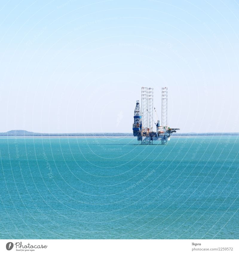 eine Off-Shore-Plattform im klaren Ozean Meer Industrie Business Maschine Technik & Technologie Umwelt Himmel Küste Wasserfahrzeug Hubschrauber Stahl Erdöl