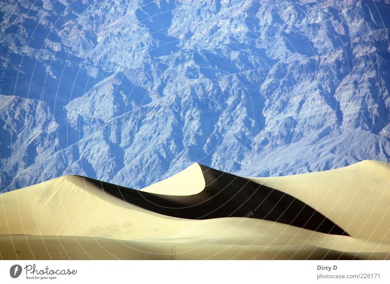 Mesquite Sanddünen Umwelt Natur Landschaft Felsen Berge u. Gebirge Wüste Düne Death Valley National Park Farbfoto Außenaufnahme Menschenleer Textfreiraum oben