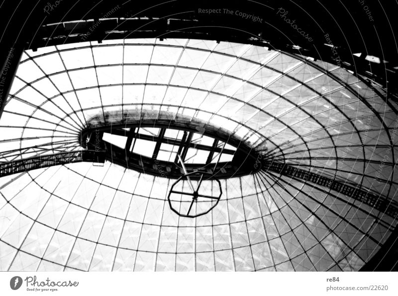 Moderne Architektur NRW Dach durchsichtig Stahl Glas Sonne modern Himmel Industriefotografie
