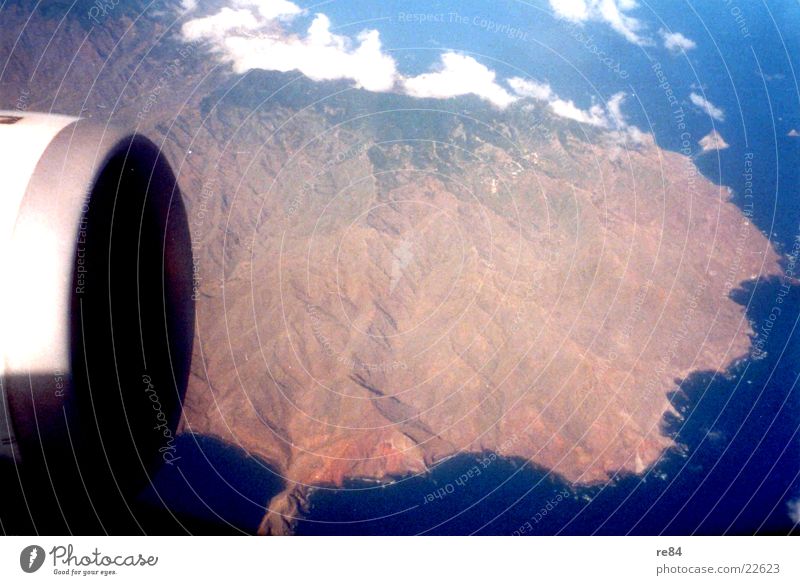 Aus der Sicht eines Passagiers Teneriffa Flugzeug Wolken Triebwerke Berge u. Gebirge Vulkan Stuardess Himmel