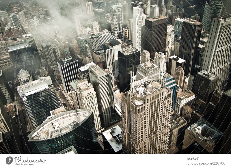Vertigo Wolken Stadtzentrum Hochhaus Dach hoch kalt Chicago Häuserschlucht Bürogebäude Farbfoto Außenaufnahme Menschenleer Vogelperspektive trist