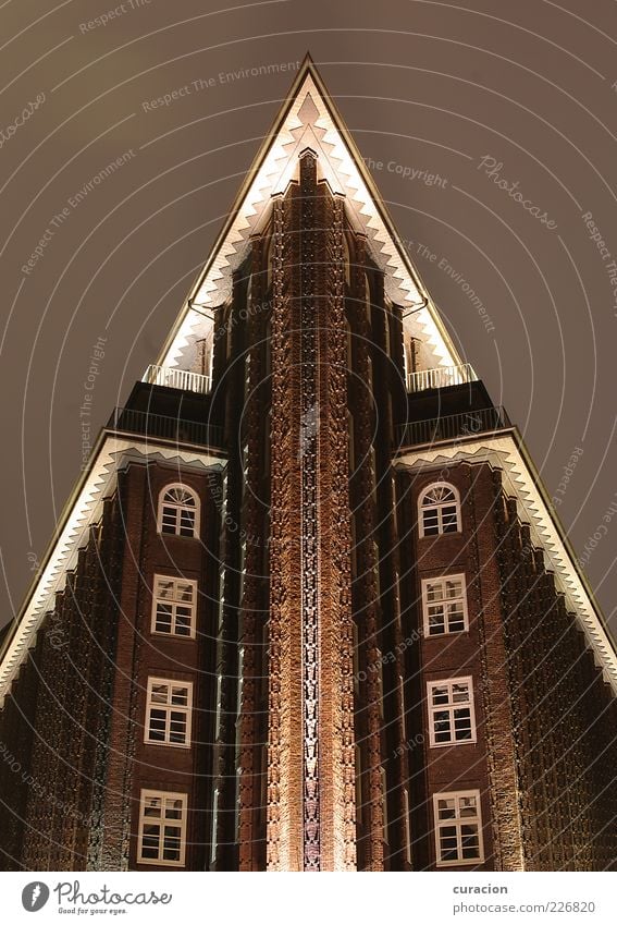 Chile-Spitze Himmel Nachthimmel Hamburg Deutschland Bauwerk Gebäude Architektur Kontor Kontorhaus Fassade Balkon Dach Sehenswürdigkeit Wahrzeichen Denkmal