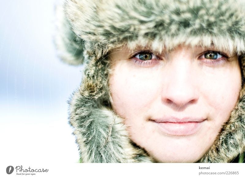 Made in Russia Mensch feminin Frau Erwachsene Leben Kopf Gesicht Auge Nase Mund Lippen 1 18-30 Jahre Jugendliche Winter Eis Frost Hut Mütze Pelzmütze Pelzware