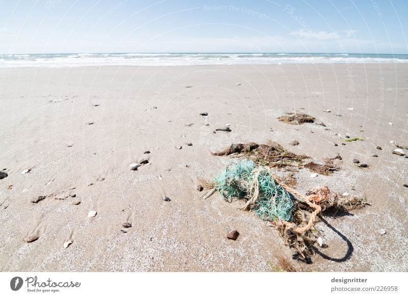 Netzwerkproblem Ferne Freiheit Sand Wasser Sommer Küste Strand Nordsee Meer Lønstrup Dänemark frei Fischernetz Seil kaputt Umweltverschmutzung Müll dreckig