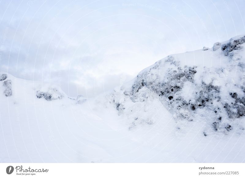 Schneegebirge ruhig Ferne Freiheit Umwelt Natur Landschaft Himmel Winter Klima Eis Frost Berge u. Gebirge ästhetisch Einsamkeit einzigartig entdecken