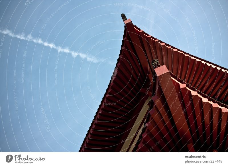 exotische Ecke Xi'an China Asien Hauptstadt Haus Dach eckig hoch blau rot Häusliches Leben Himmel Luftverkehr Chinesische Architektur Sommertag Balken