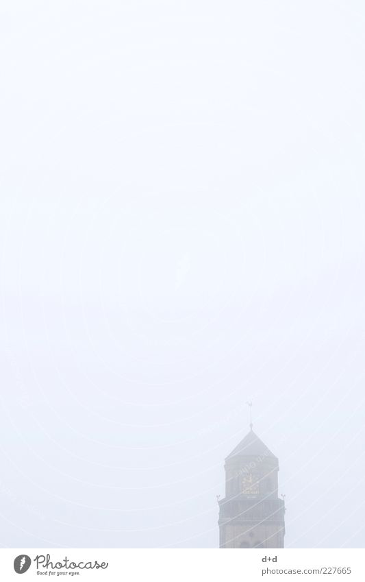 --^- Kirche Dom Glaube Religion & Glaube Gotteshäuser Kirchturm Kirchturmspitze Kirchturmuhr Nebel Nebelschleier Christentum Kathedrale Nebelstimmung