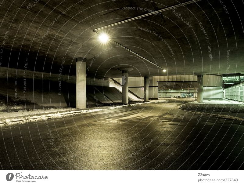 nachtruhe Brücke Tunnel Bauwerk Architektur Verkehrswege Straße ästhetisch dunkel eckig einfach modern Perspektive Glanzlicht Scheinwerfer Nacht Winter