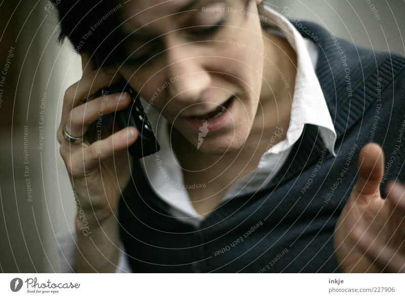Ja, aber... Arbeit & Erwerbstätigkeit Büroarbeit Handel Telekommunikation sprechen Telefon Handy Erwachsene Leben Gesicht Beratung hören Telefongespräch seriös