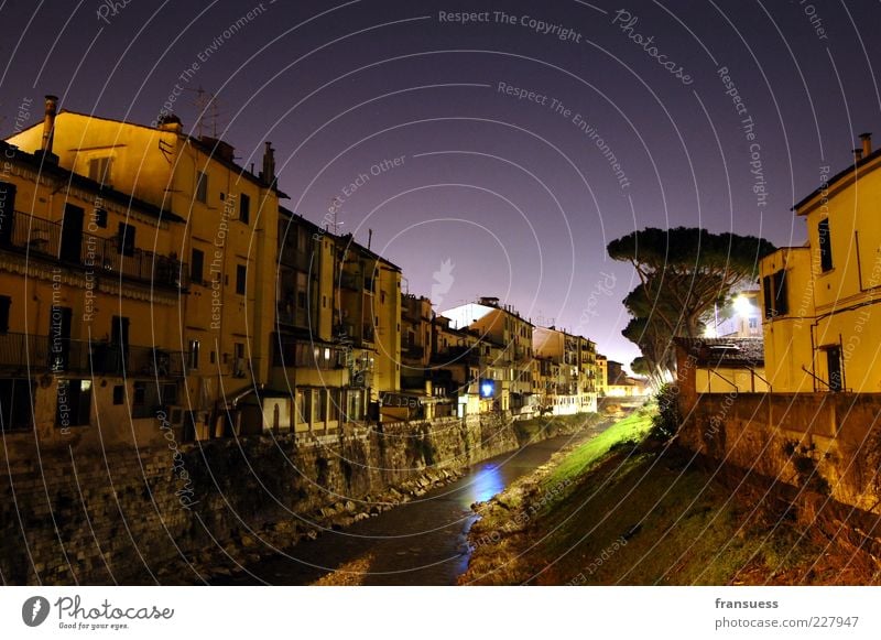 notte italiana Nachthimmel Fluss Florenz Italien Europa Stadt Menschenleer Haus Gebäude Mauer Wand ruhig Süden Farbfoto Außenaufnahme Textfreiraum oben