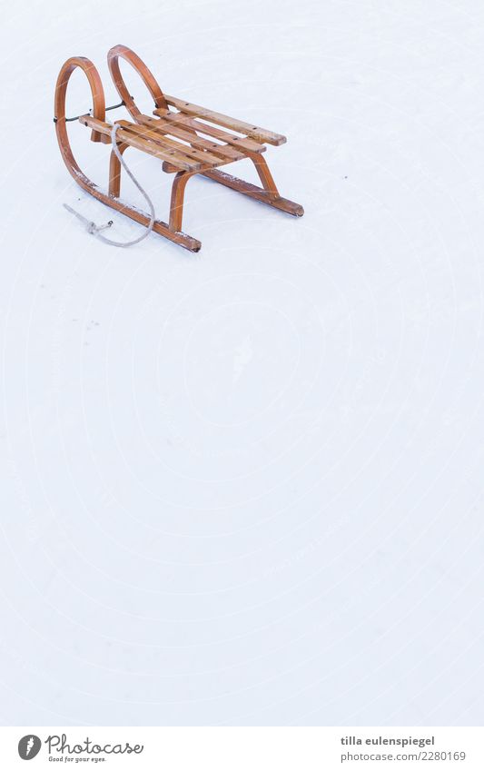 Und Tschüss Freizeit & Hobby Wintersport Schnee Holz kalt Originalität Ferien & Urlaub & Reisen Freude Schlitten Einsamkeit einzeln Bockschlitten Winterstimmung