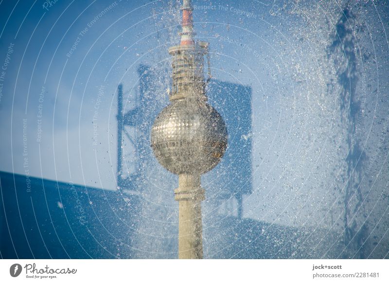 Außenwerbung am Strausberger Platz Architektur Sehenswürdigkeit Wahrzeichen Berliner Fernsehturm Werbeschild glänzend retro Stimmung Mittelpunkt