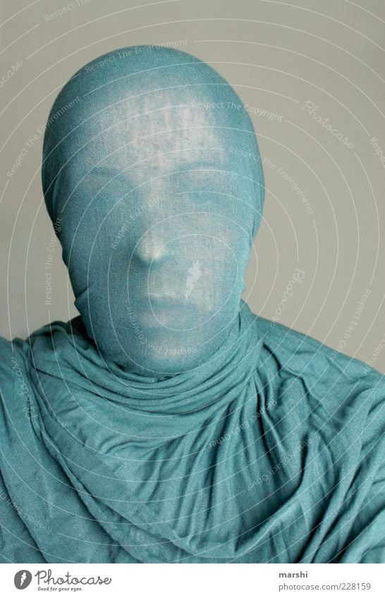 blueman Stil Mensch maskulin feminin Kopf Gesicht 1 Bekleidung Kopftuch blau Tuch anonym Faltenwurf unsichtbar Farbfoto Innenaufnahme verhüllen