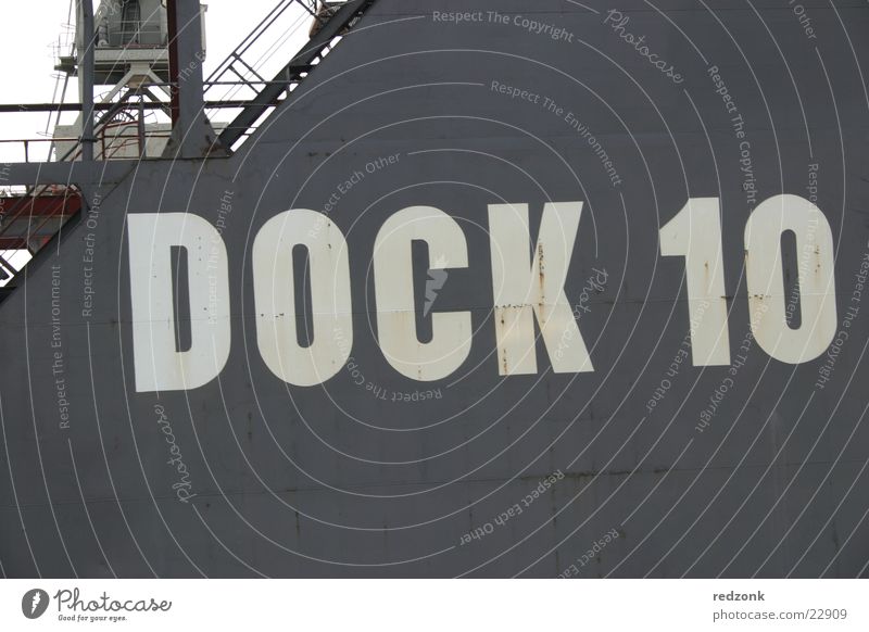 Dock 10 Wasserfahrzeug Anlegestelle Meer Dampfschiff grau weiß Elektrisches Gerät Technik & Technologie Hafen Hamburg Schiffswerft Industriefotografie