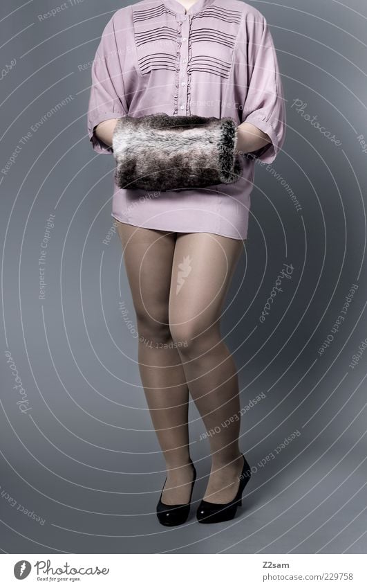 MUFF, MUFF!!! Lifestyle elegant Stil Design feminin Mode Bekleidung Hemd Strumpfhose Fell Accessoire Damenschuhe festhalten stehen ästhetisch schön modern retro