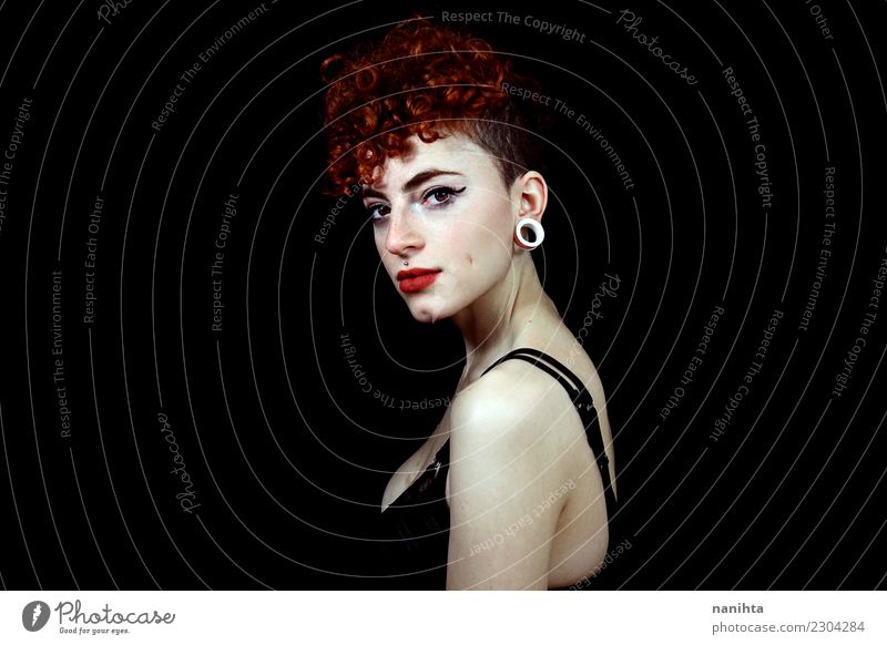 Studioportrait einer jungen Redheadfrau elegant Stil Design schön Haare & Frisuren Haut Gesicht Mensch feminin Junge Frau Jugendliche 1 18-30 Jahre Erwachsene