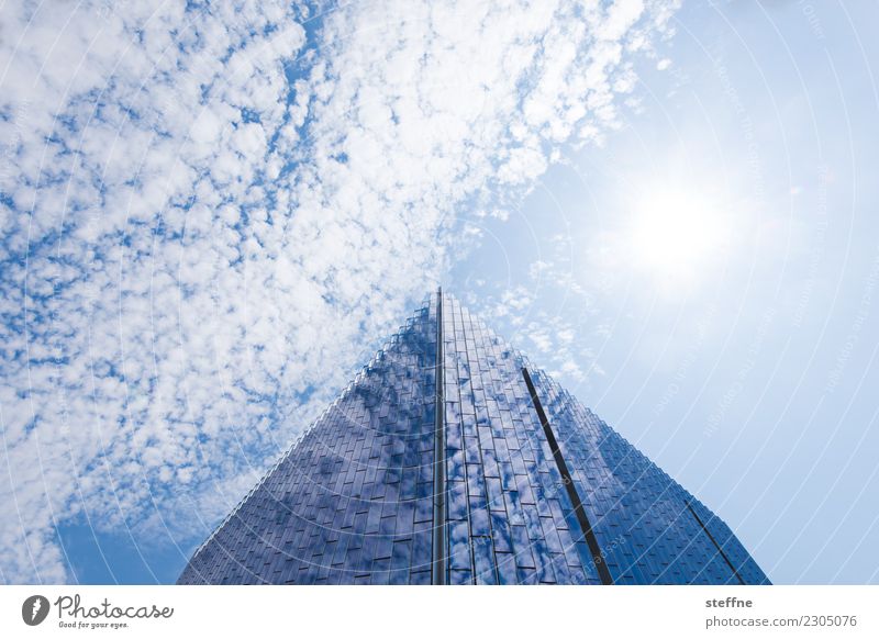 klare Kante Himmel Wolken Sonne Schönes Wetter Haus Fassade Stadt Los Angeles Kalifornien Reflexion & Spiegelung Weitwinkel Farbfoto Außenaufnahme