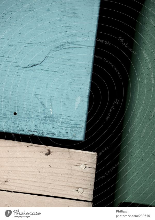 Aus einer anderen Zeit... Kasten Holz eckig einfach blau grün Farbe alt Kiste Nagel Maserung schwarz Farbfoto Außenaufnahme Detailaufnahme Textfreiraum links