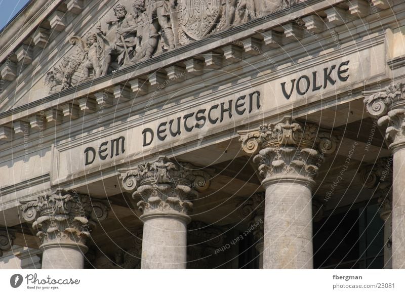 demvolke Portal Dem deutschen Volke Architektur Berlin Deutscher Bundestag Säule Detailaufnahme Wallot Houses of Parliament