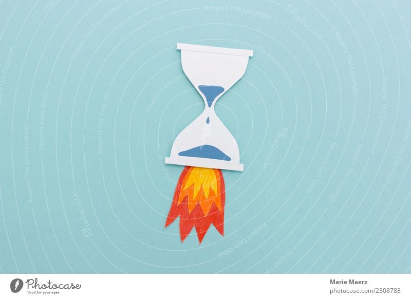 Sanduhr mit Raketenfeuer lernen Business Karriere rennen Geschwindigkeit blau Tatkraft Endzeitstimmung Energie Stress Zeit Ziel Eile ruhig Kraft Frist messen