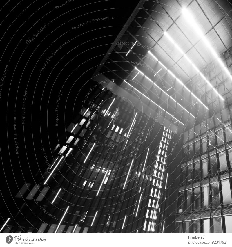 stargate Düsseldorf Hauptstadt Hochhaus Bauwerk Gebäude Architektur Fassade Fenster Design modern Schwarzweißfoto Außenaufnahme Textfreiraum links