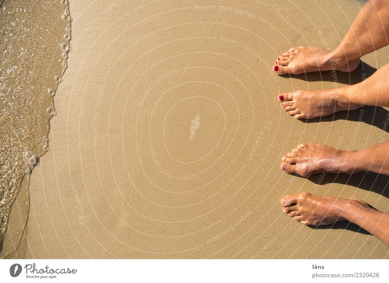 Füße am Strand Naxos Griechenland Fuß Paar paarweise Mensch Meer Sand Wasser