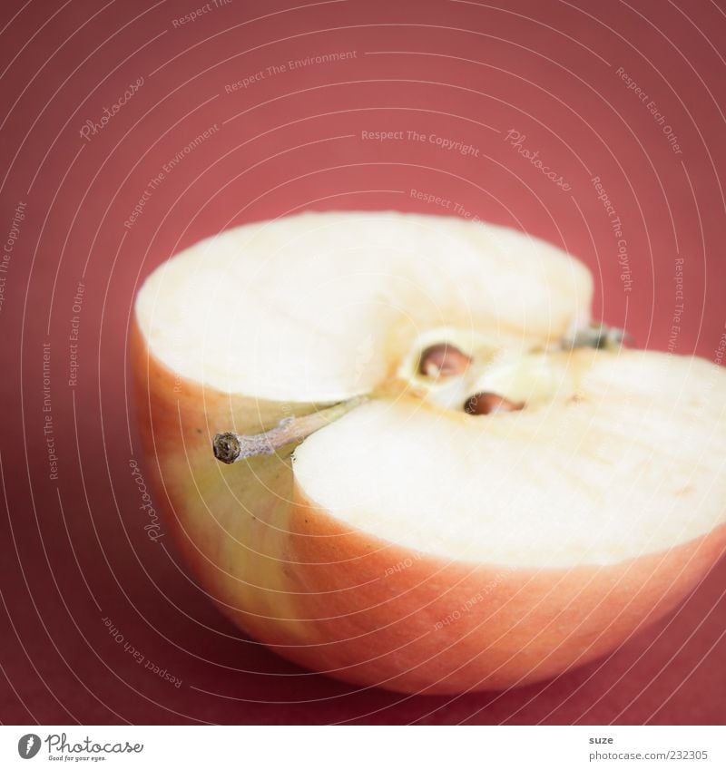 Die bessere Hälfte Frucht Apfel Ernährung Bioprodukte Vegetarische Ernährung Diät frisch lecker natürlich rot Gesunde Ernährung vitaminreich Vitamin reif süß