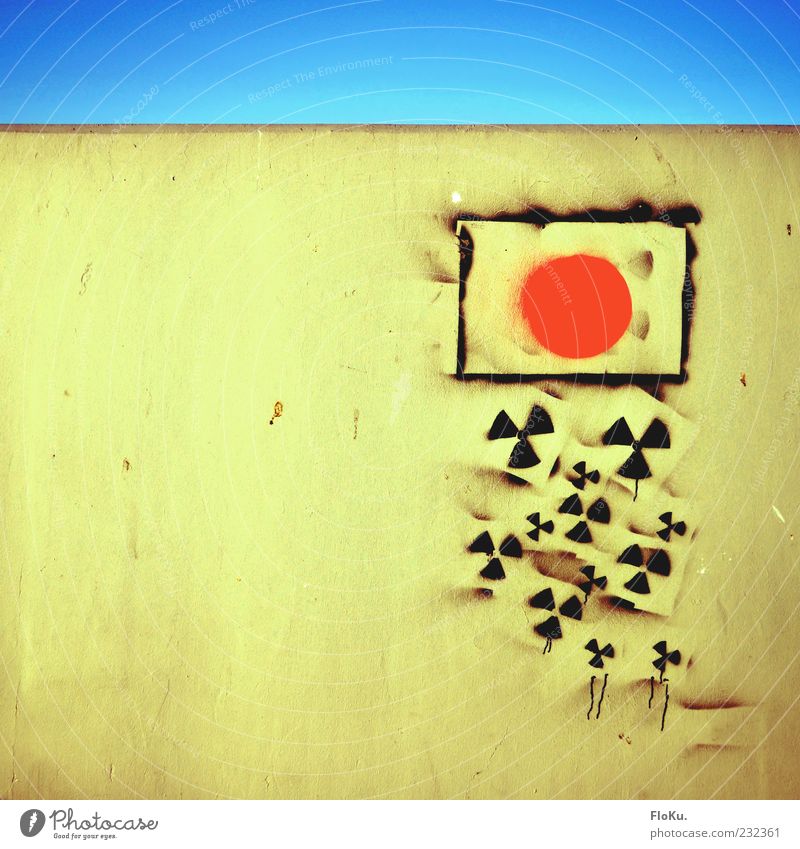 Japanische Tränen Stein Zeichen Schilder & Markierungen Hinweisschild Warnschild Graffiti Aggression bedrohlich dreckig dunkel gruselig trashig blau grau rot
