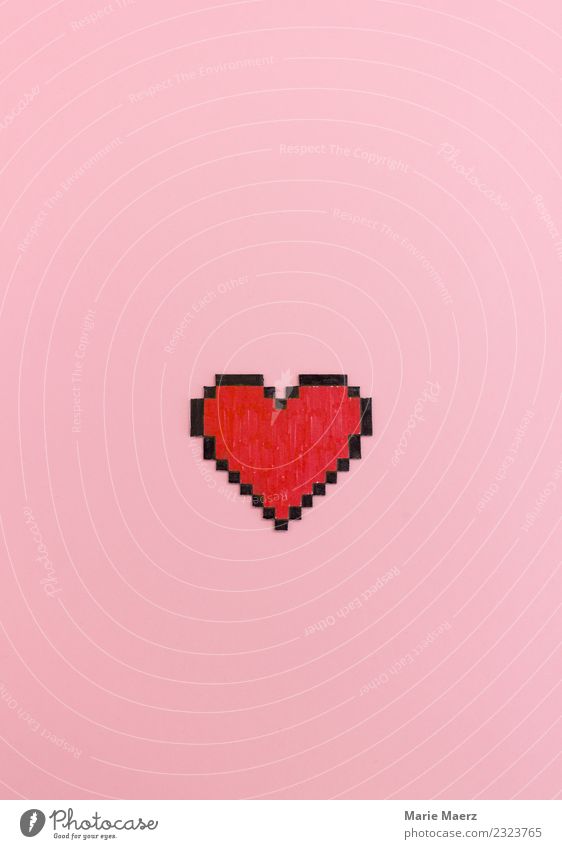 Rot bemaltes Pixel Herz Form auf rosa Hintergrund. Lifestyle Glück Flirten Valentinstag Computer Technik & Technologie Kommunizieren Liebe Coolness modern