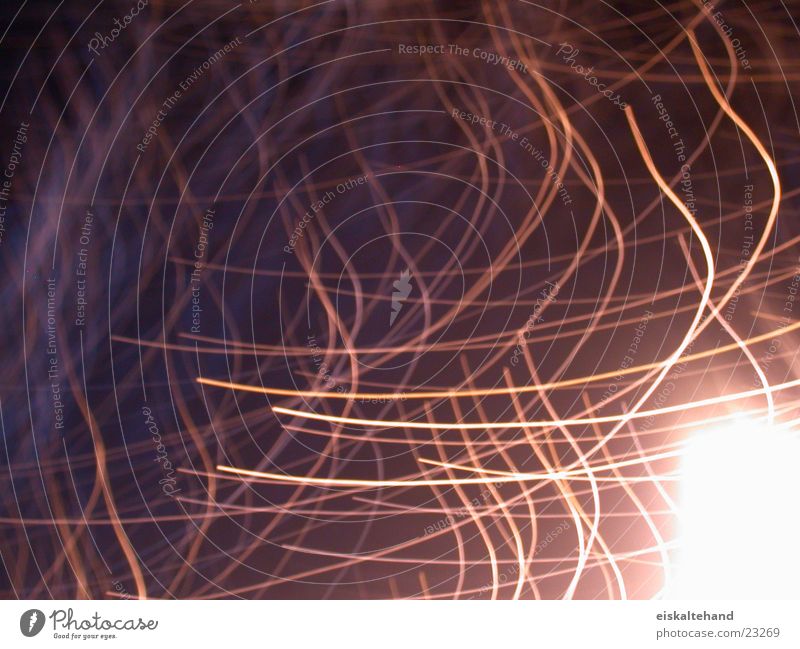 Leuchtschlangen mit Schwung mehrfarbig Lomografie Leuchtspur Licht Energiewirtschaft Bewegung Lampe Dynamik Lichtwurm Unschärfe