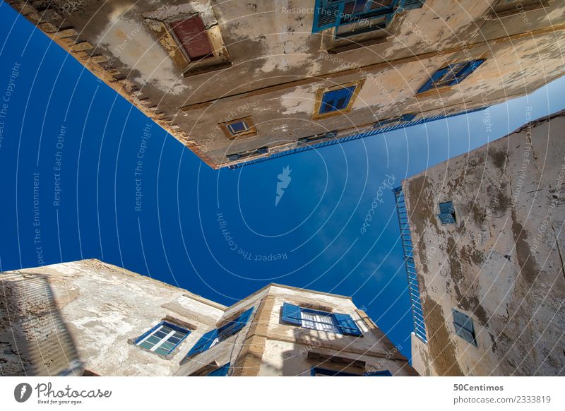 In der Altstadt von Essaouira, Marokko Hafenstadt Außenaufnahme blau Tourismus Farbfoto Menschenleer Himmel Stadt Ferien & Urlaub & Reisen Textfreiraum oben
